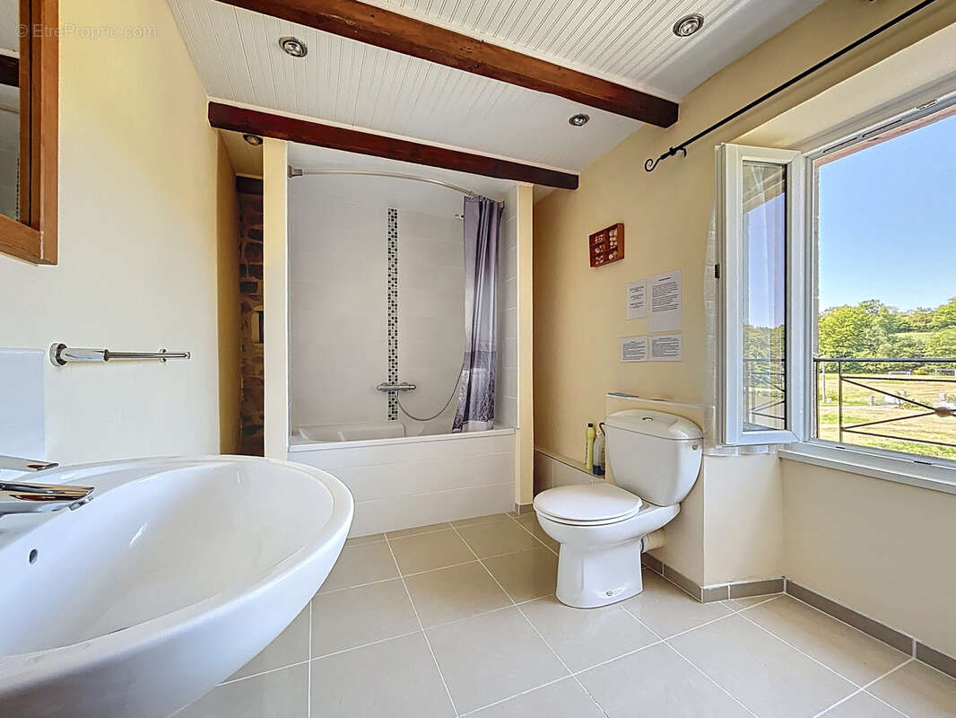 Maison à SAINT-SAUVEUR-LE-VICOMTE