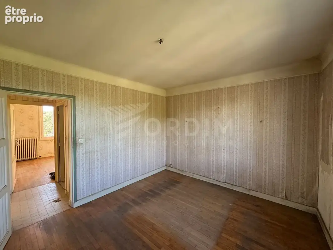 PROCHE COEUR DE VILLE, pavillon deux chambres sur son terrain de 884 m². - photo 10