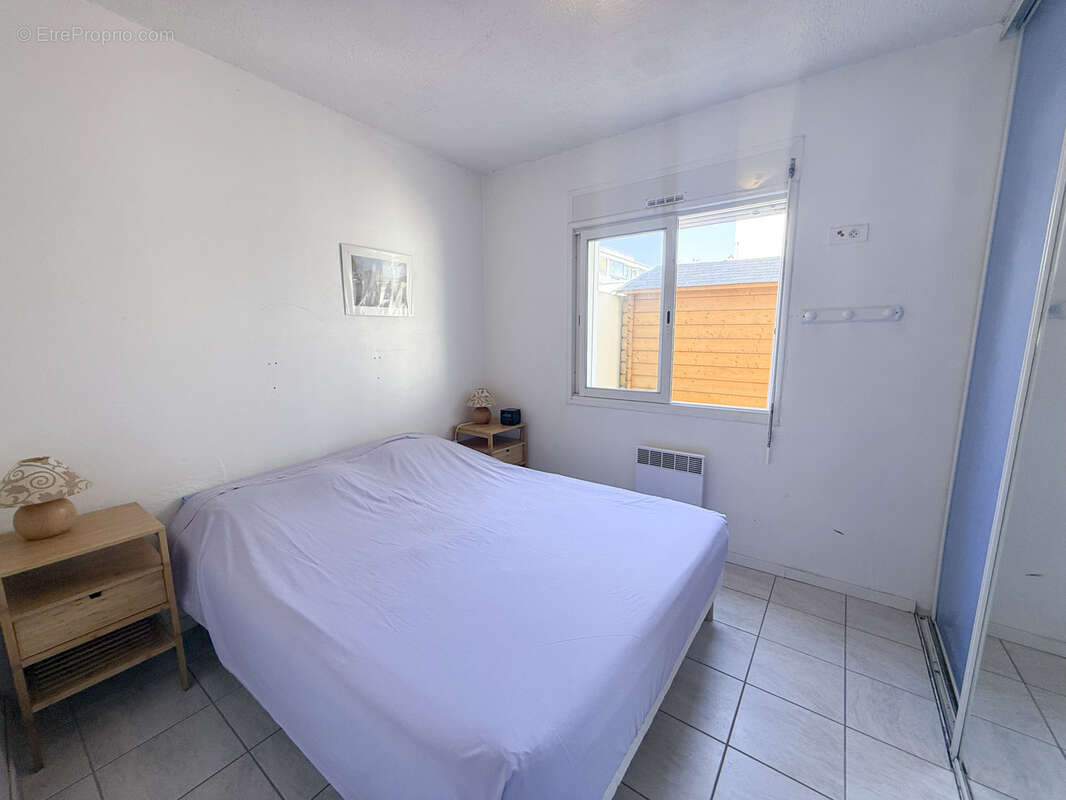 F3 cabine avec terrasse de 80m2 et 3 places de parkings privatives - photo 13