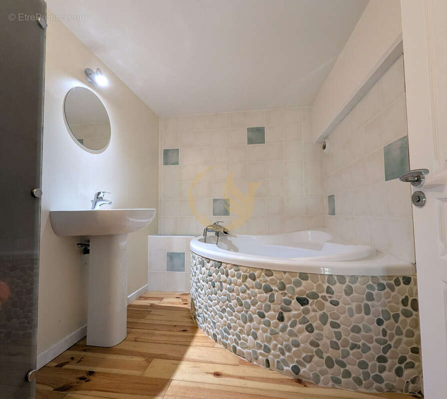 Appartement à BOEIL-BEZING