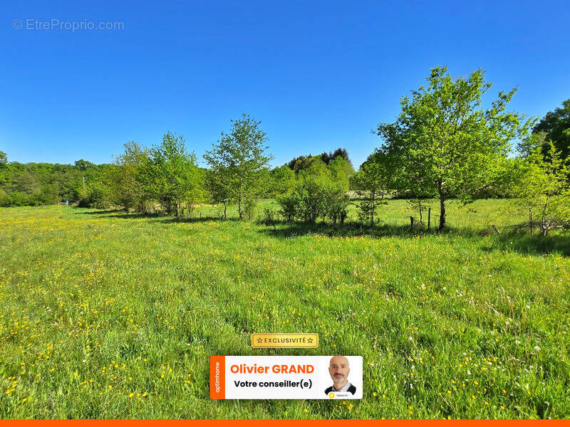 Terrain à ORADOUR-SUR-GLANE