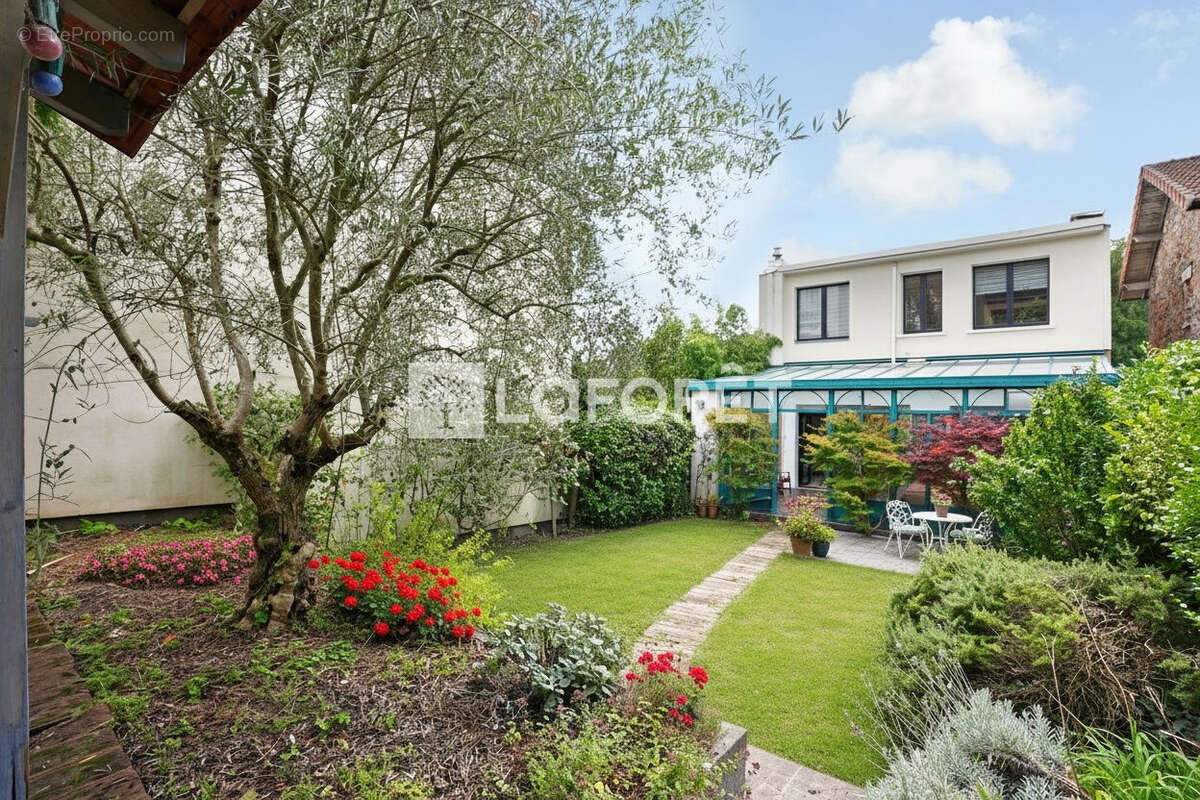 Maison à SURESNES