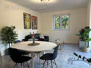 Maison à SAINT-ETIENNE-DE-TULMONT