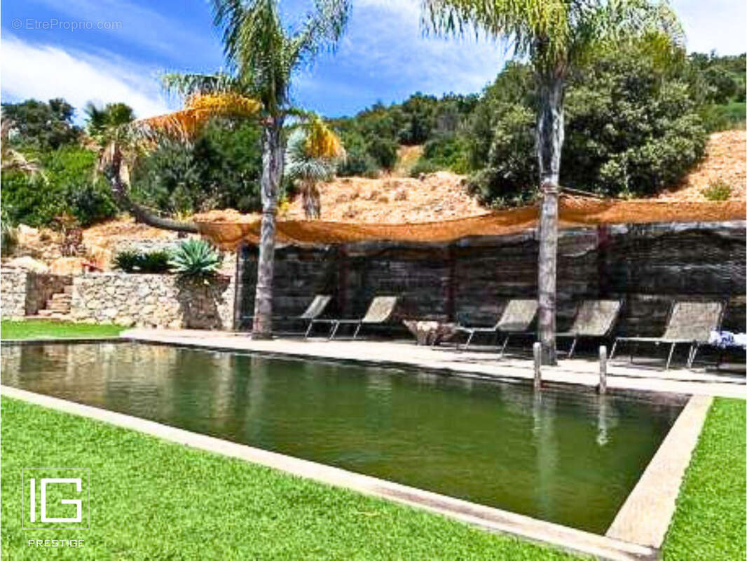 Maison à PLAN-DE-LA-TOUR