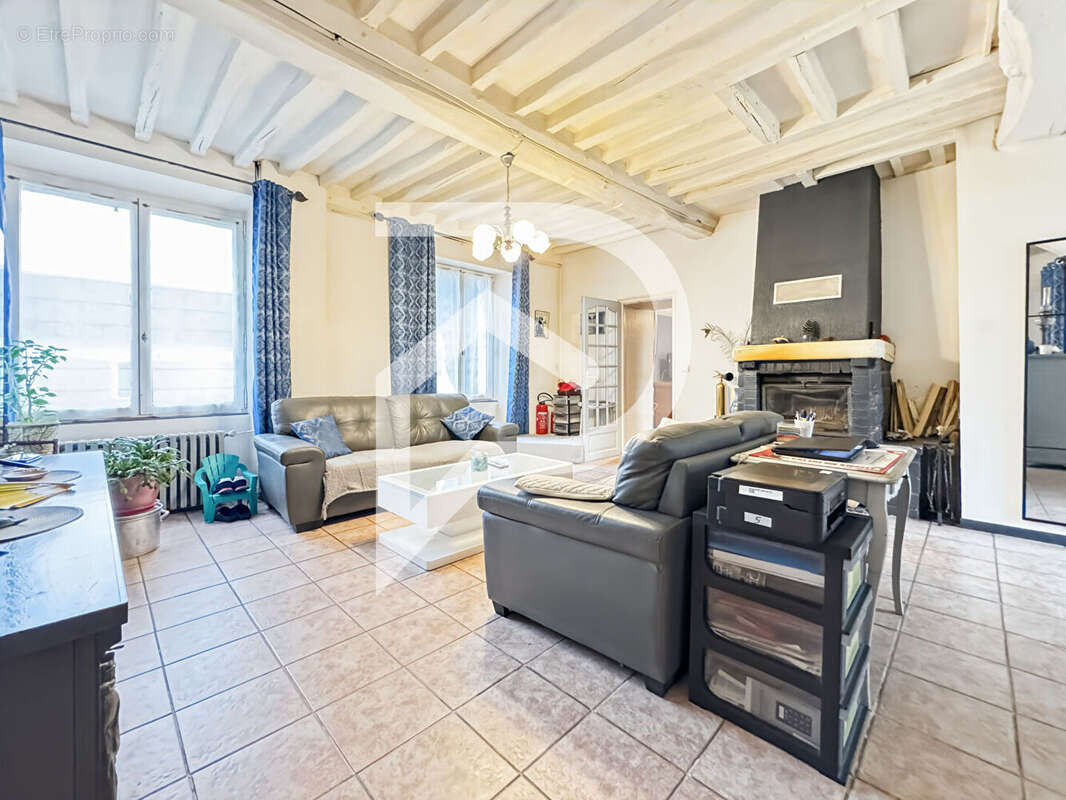 Maison à SAINTE-GENEVIEVE