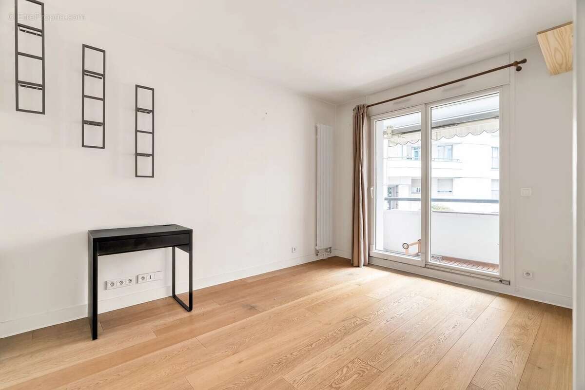 Appartement à LEVALLOIS-PERRET