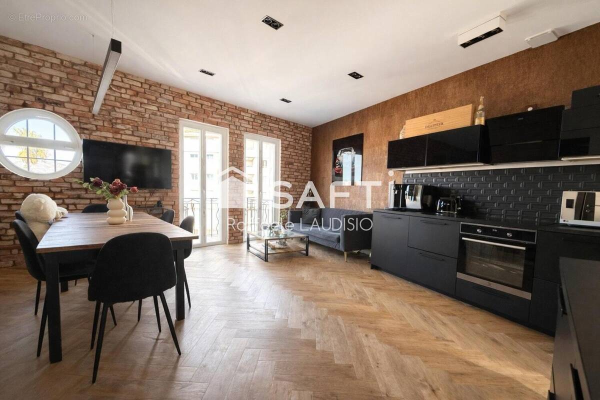 Photo 1 - Appartement à SAINT-RAPHAEL