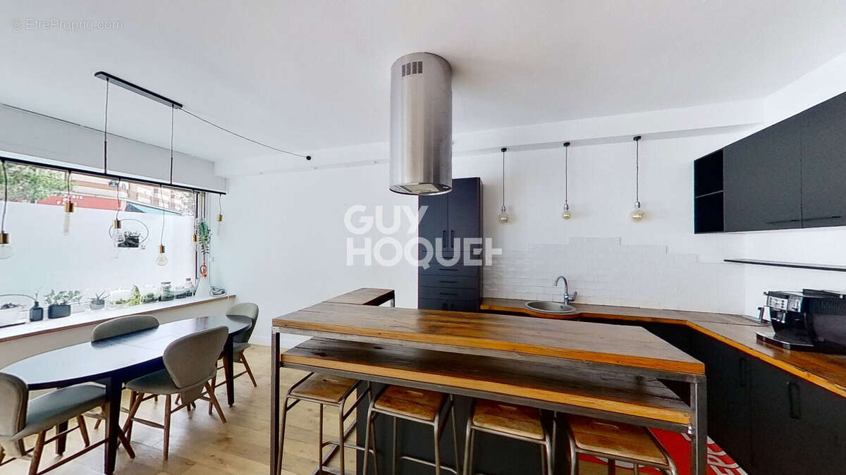 Appartement à PARIS-15E