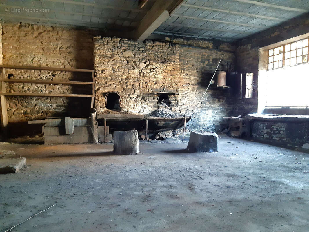 Spacieuse Maison avec ancien commerce-atelier - photo 15