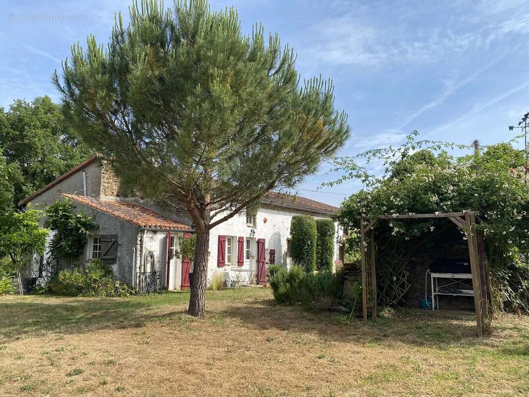 Maison à BELLAC