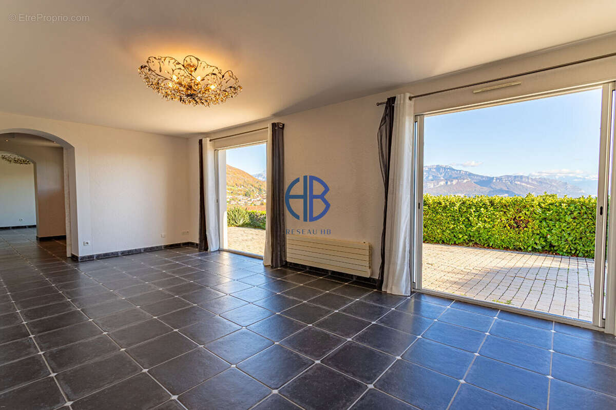 Maison à SAINT-BLAISE-DU-BUIS