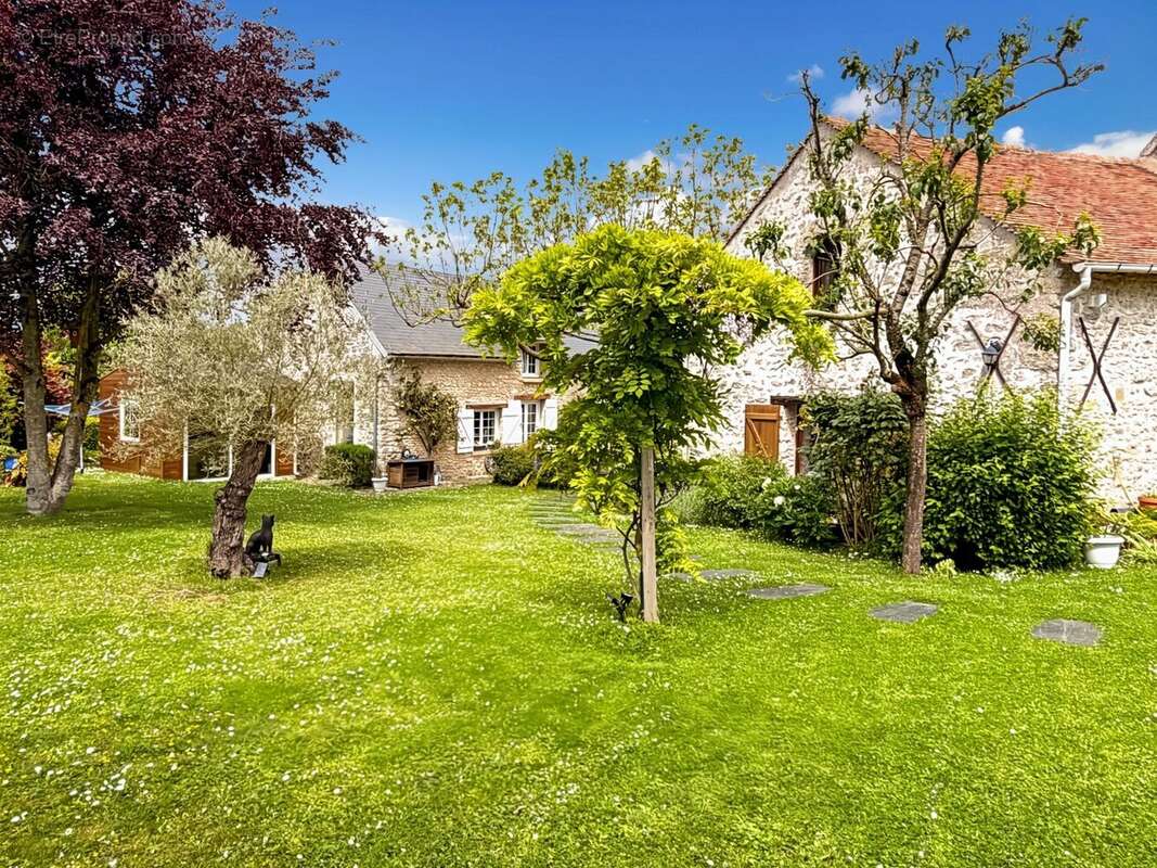 Maison à MORIGNY-CHAMPIGNY
