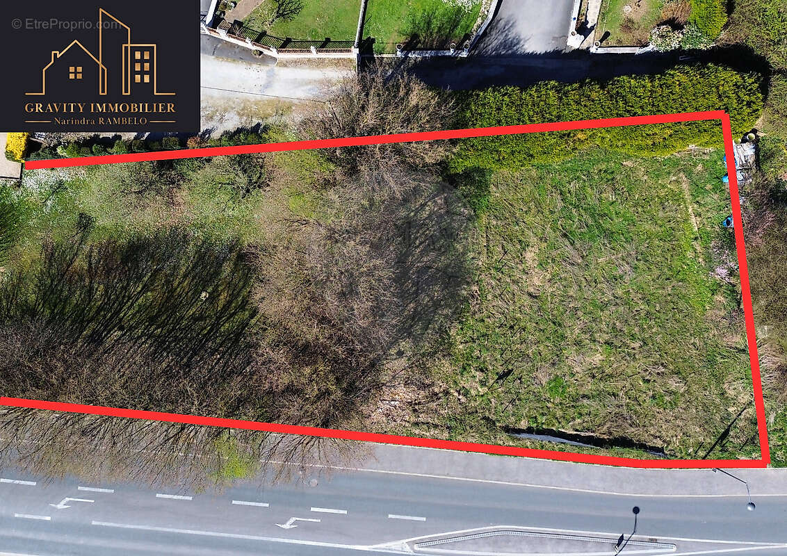 Terrain à MARIGNIER