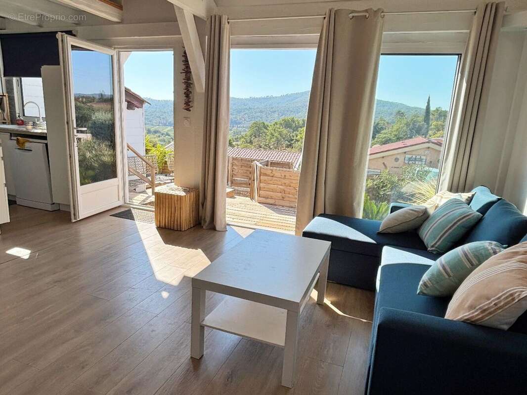 Maison à ROQUEBRUNE-SUR-ARGENS