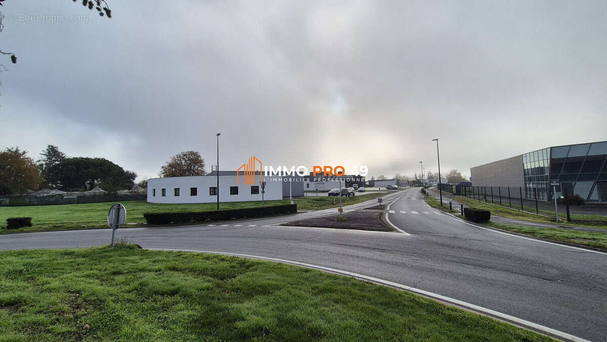 Commerce à MONTAIGU