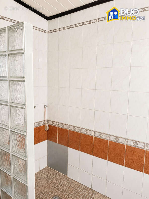 Maison 102 m² à Saint-Louis  - photo 8