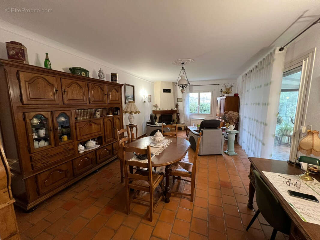 Maison à LE MUY