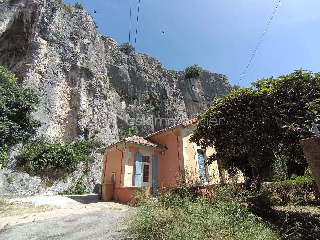 Maison Bourgeoise 140m2 plain pied à flanc de la colline Saint Jacques - photo 6