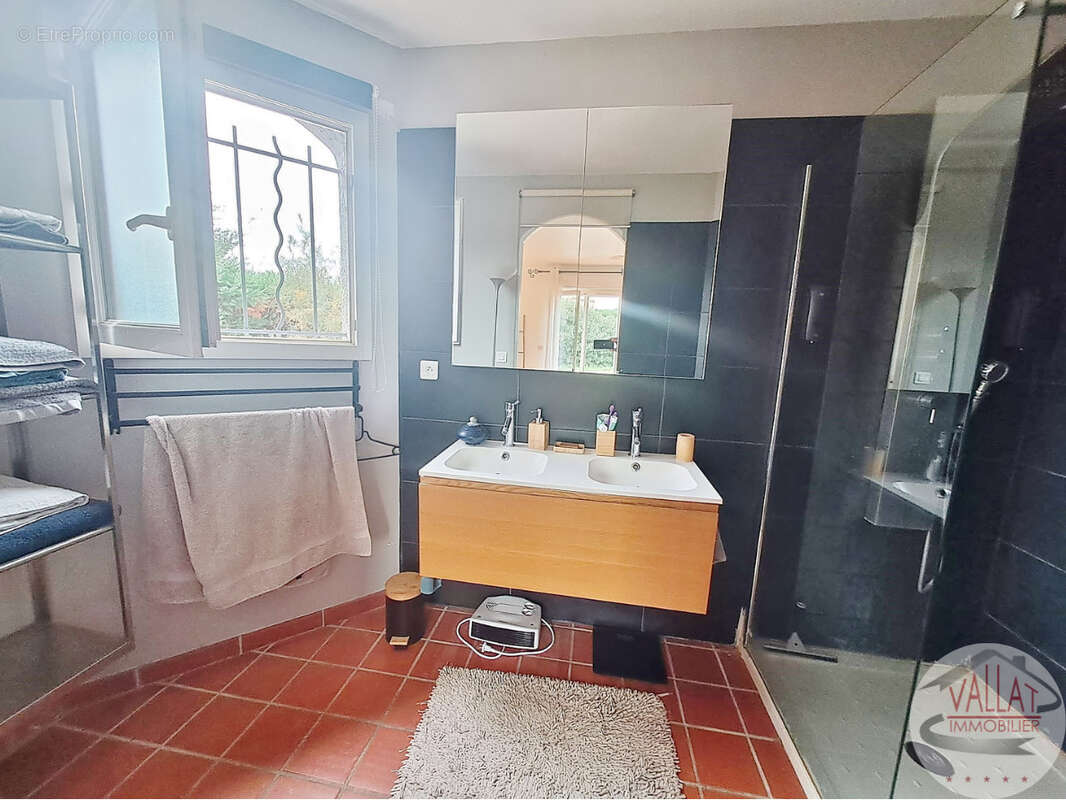 Villa de plain-pied avec piscine à vendre au Grau d'Agde ! - photo 17