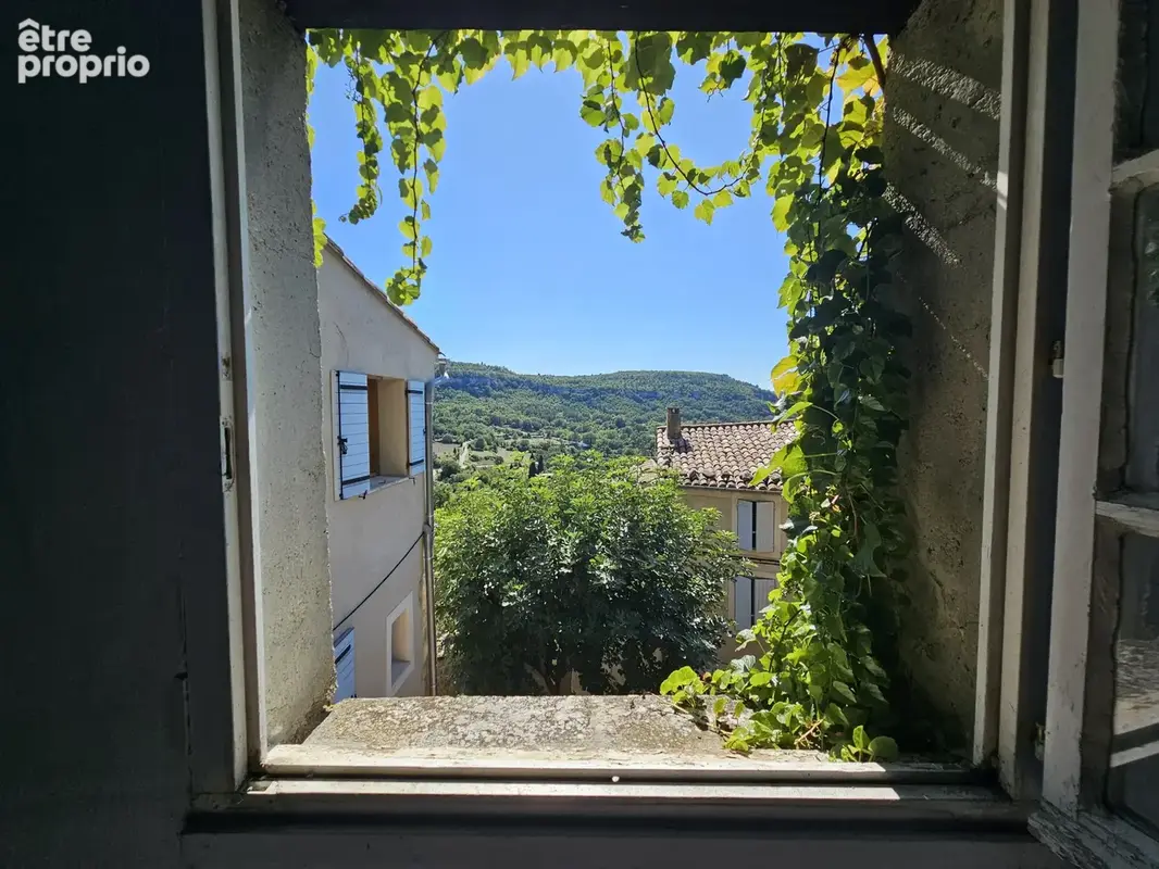 Luberon,Saignon jolie maison de village en pierre de 128 m2 avec terrasse et garage - photo 9