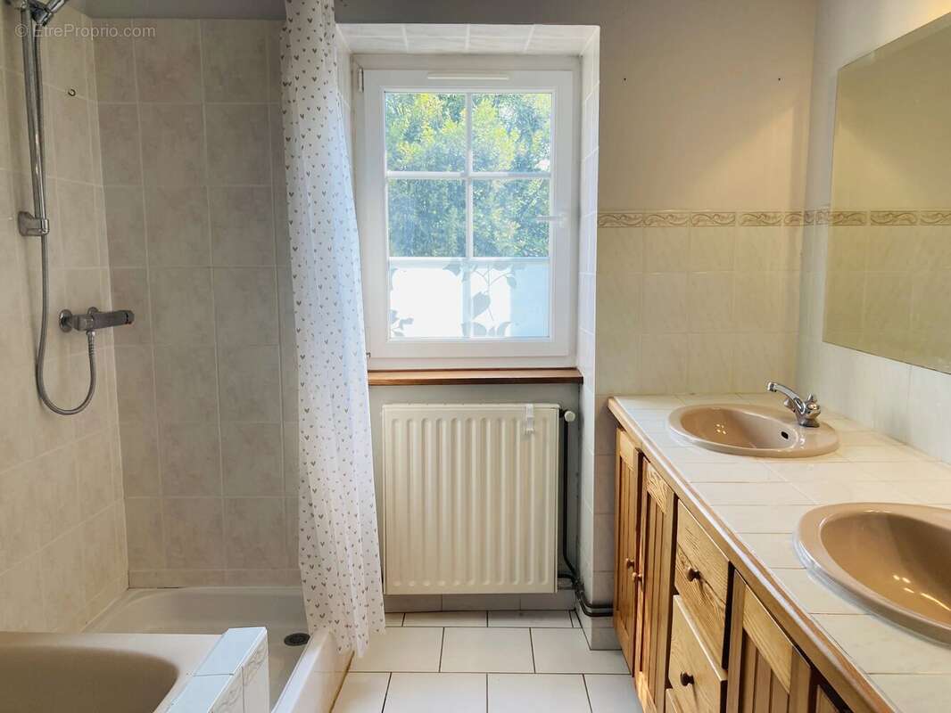 Maison de village avec de vastes espaces de vie - photo 12