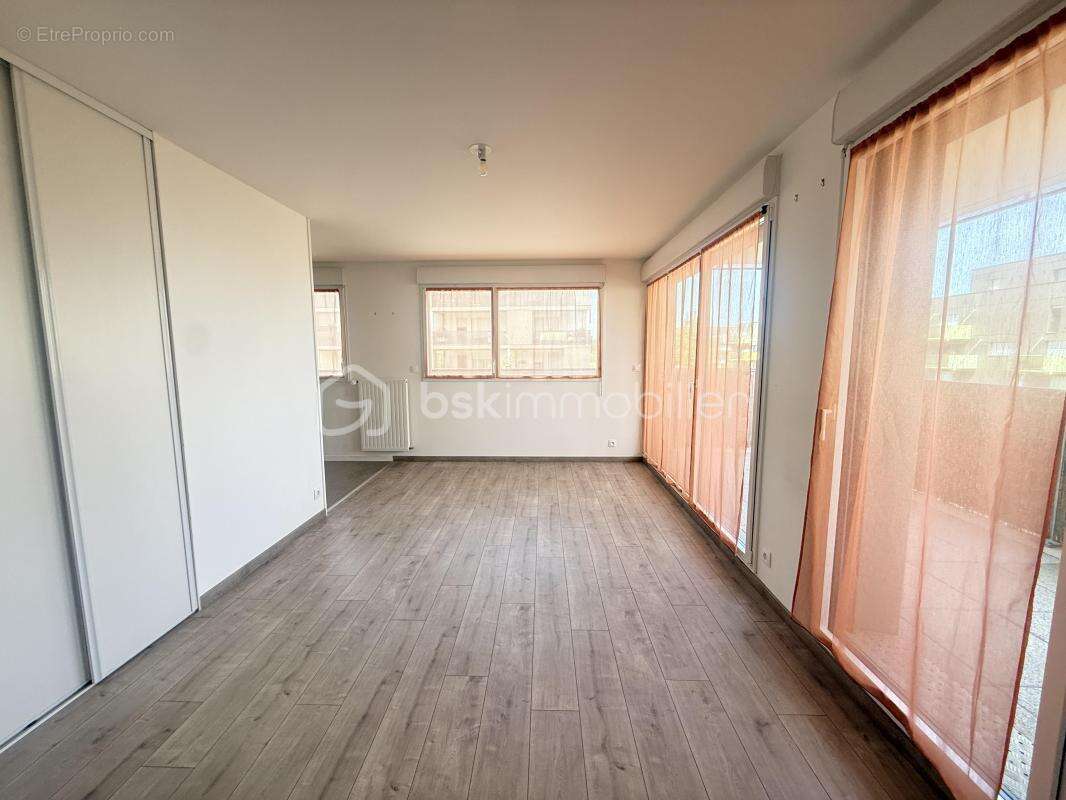 Appartement à VEZIN-LE-COQUET