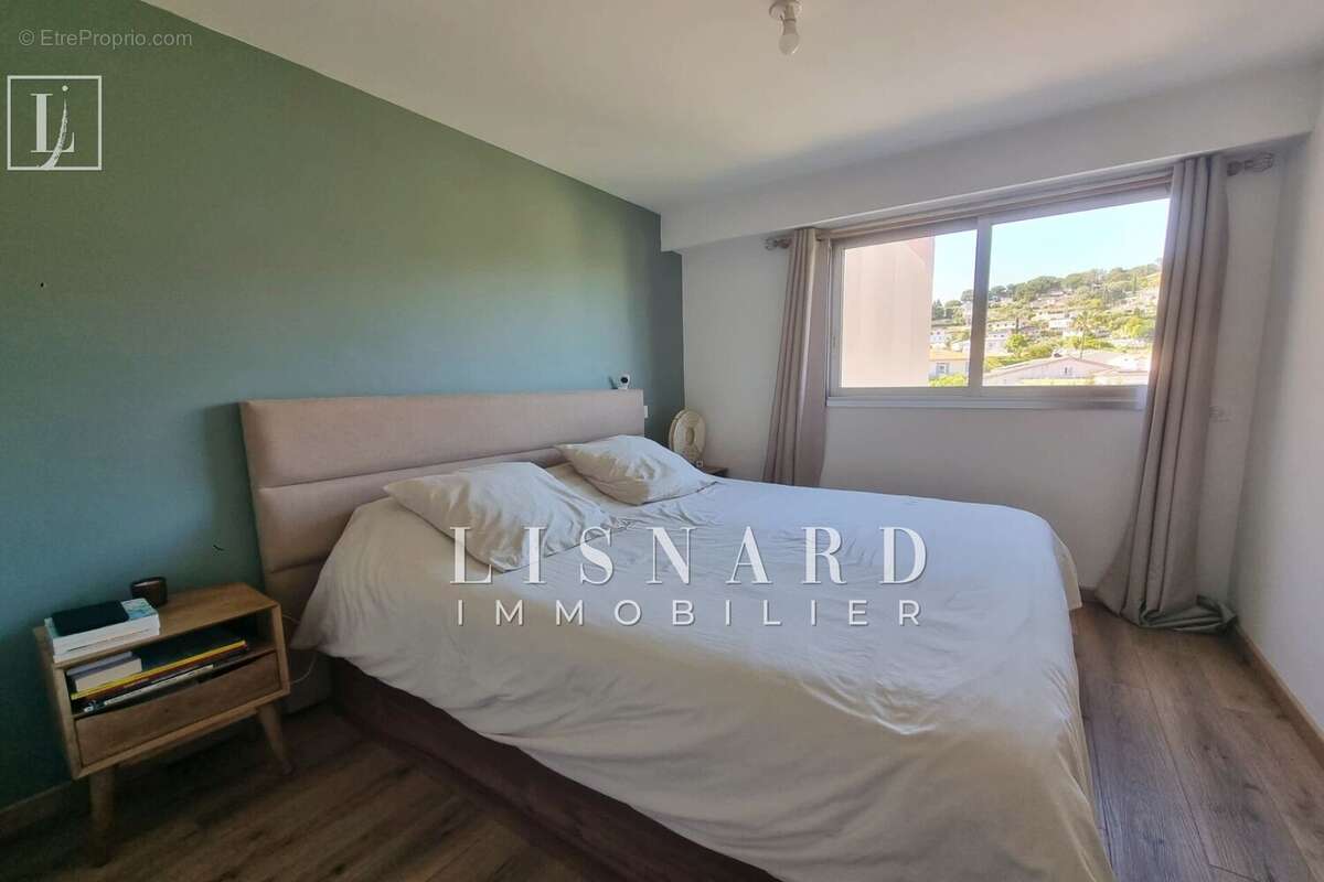Appartement à VALLAURIS