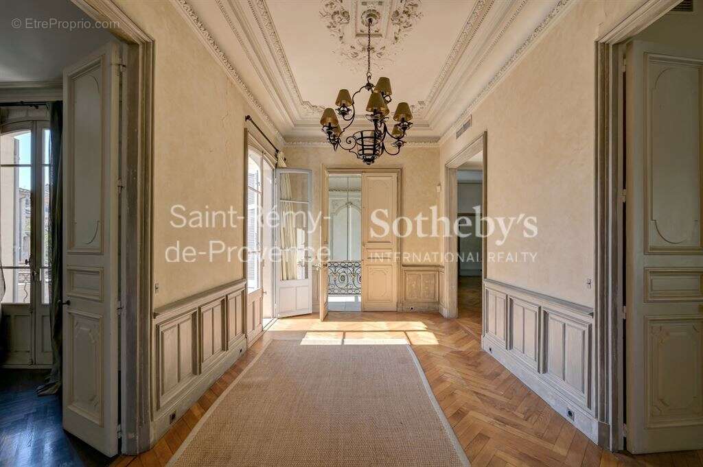 Exceptionnel hôtel Particulier du XIXè avec cour intérieure, au coeur du centre historique d'Avignon - photo 14