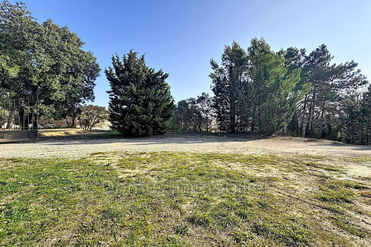 Terrain à CAUMONT-SUR-DURANCE