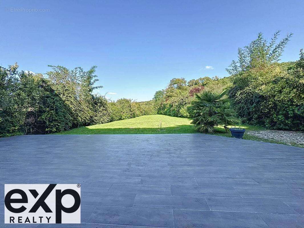 Maison à AMENUCOURT