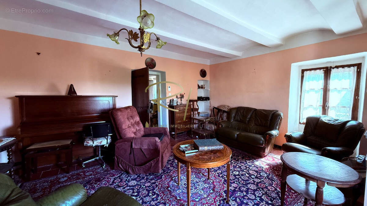 Maison à LABASTIDE-DE-VIRAC