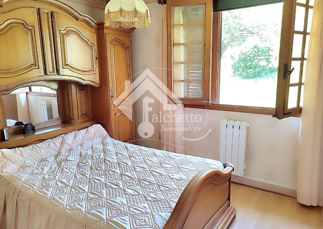 Maison à LA ROCHE-BLANCHE