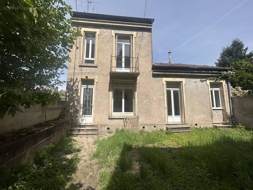 Maison à MONTLUCON