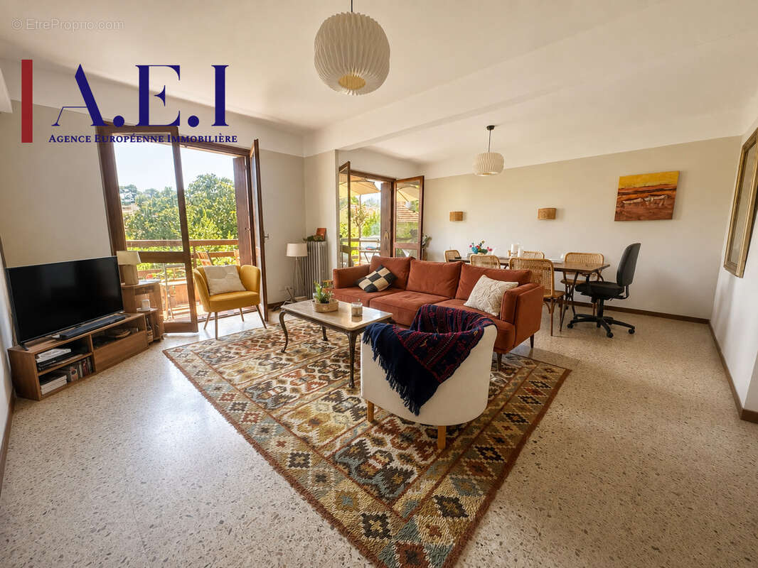*Appartement T4 avec terrasses et stationnement - photo 5
