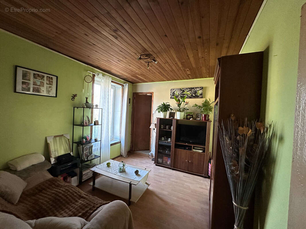 Maison à SAINT-JUST-LUZAC