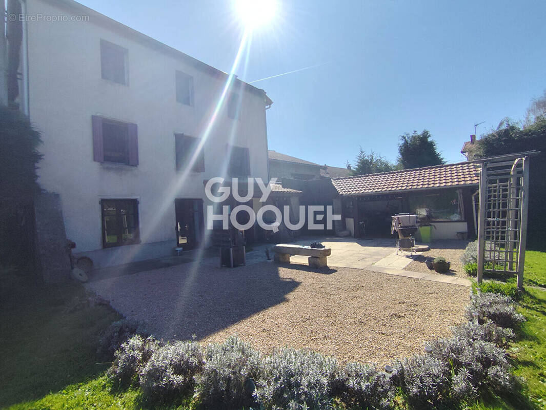 Maison à NOIRETABLE