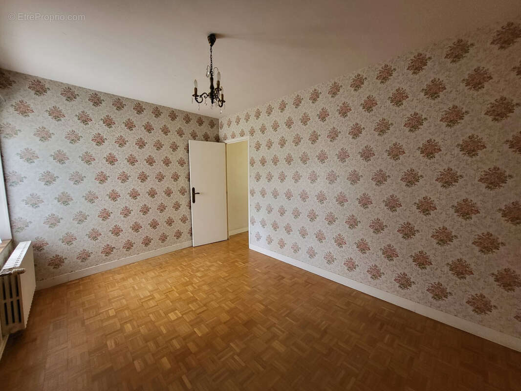 Maison à MONTREUIL-AUX-LIONS