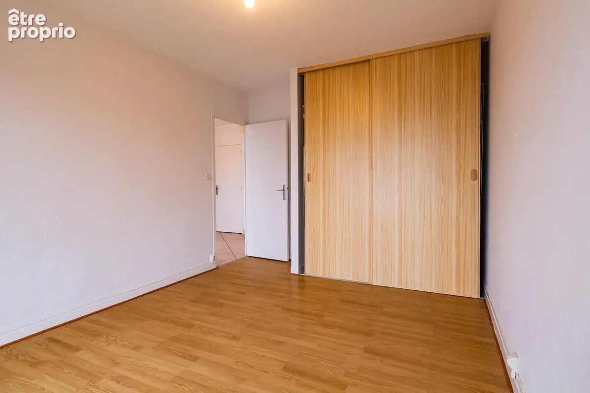 Appartement T4 75 m2 avec balcon, cave et parking couvert, avenue Victor Hugo, 26000 VALENCE - photo 9