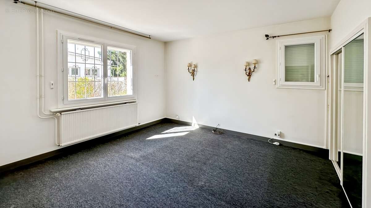 BERGERAC – Maison familiale de 174 m² avec garage, terrain 390 m² - photo 16