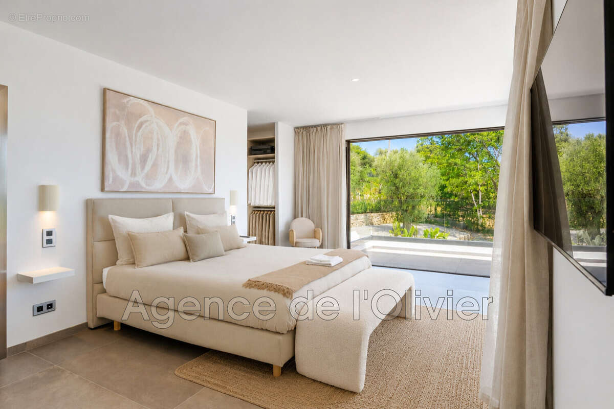 Maison 350 m² à Opio  - photo 7