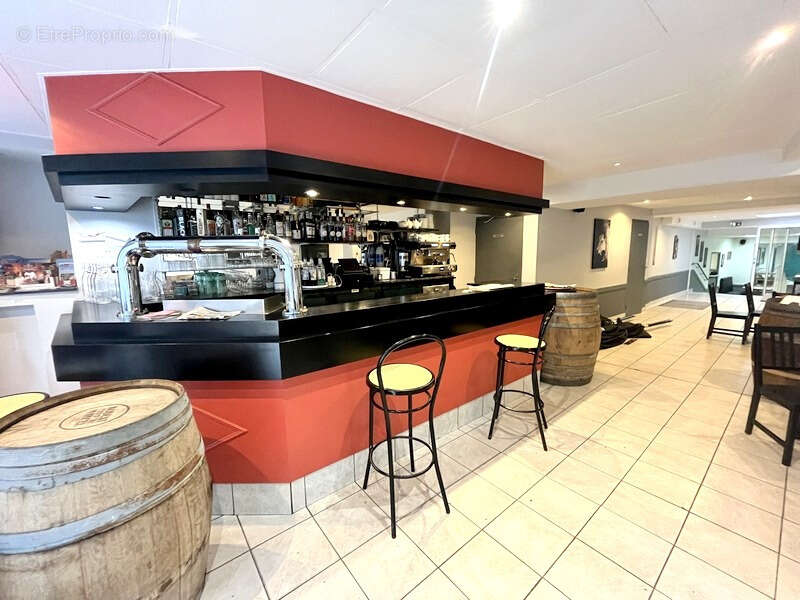 Immeuble 250m2 : un commerce + 2 appartements - photo 2