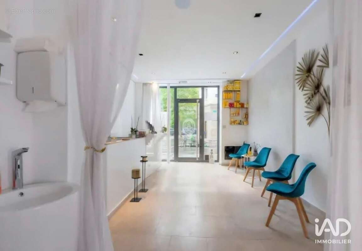 Photo 3 - Commerce à PARIS-17E