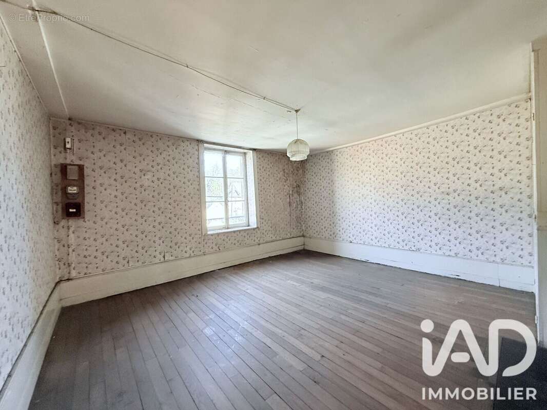 Appartement 1000 m² à Sedan  - photo 6