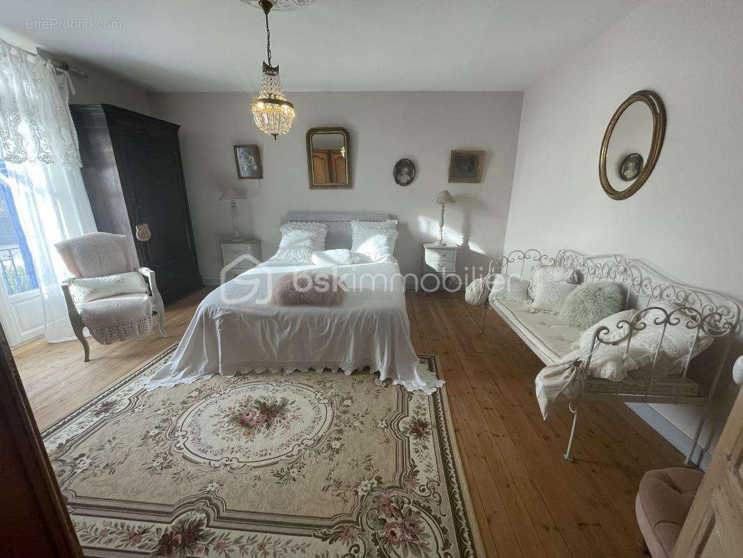 Maison à COMMEQUIERS