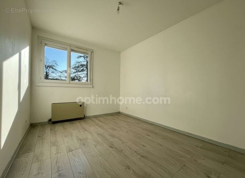 Appartement à MEYZIEU