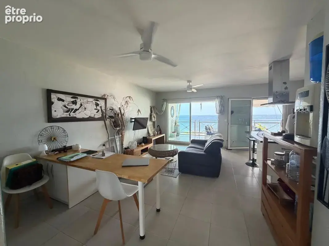 Appartement F3 avec magnifique vue sur la mer dans résidence calme. - photo 2