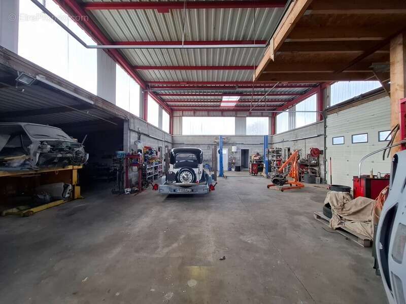 Commerce à LA SAUVAGERE