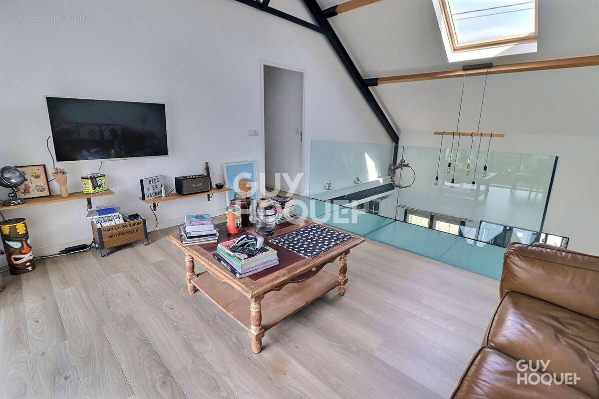 Maison à SAINTE-GENEVIEVE-DES-BOIS