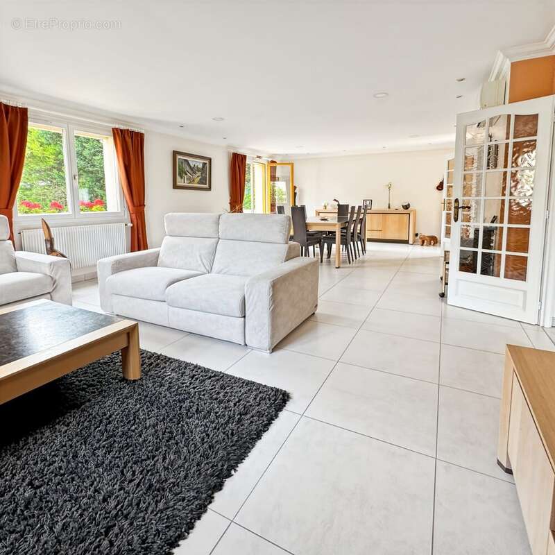 Maison à BRY-SUR-MARNE