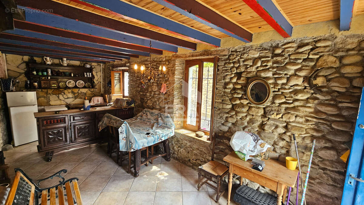 Maison à COURNANEL
